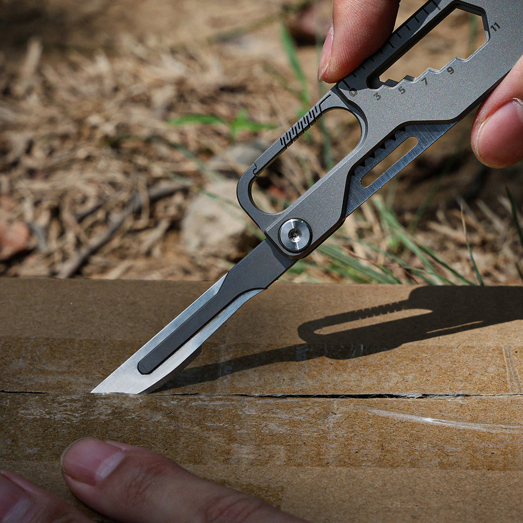 EDC Multi-Tool Titanium Multi-Tool 10-in-1 Survival Tool Pry Bar Keychain Tool Camping Gear