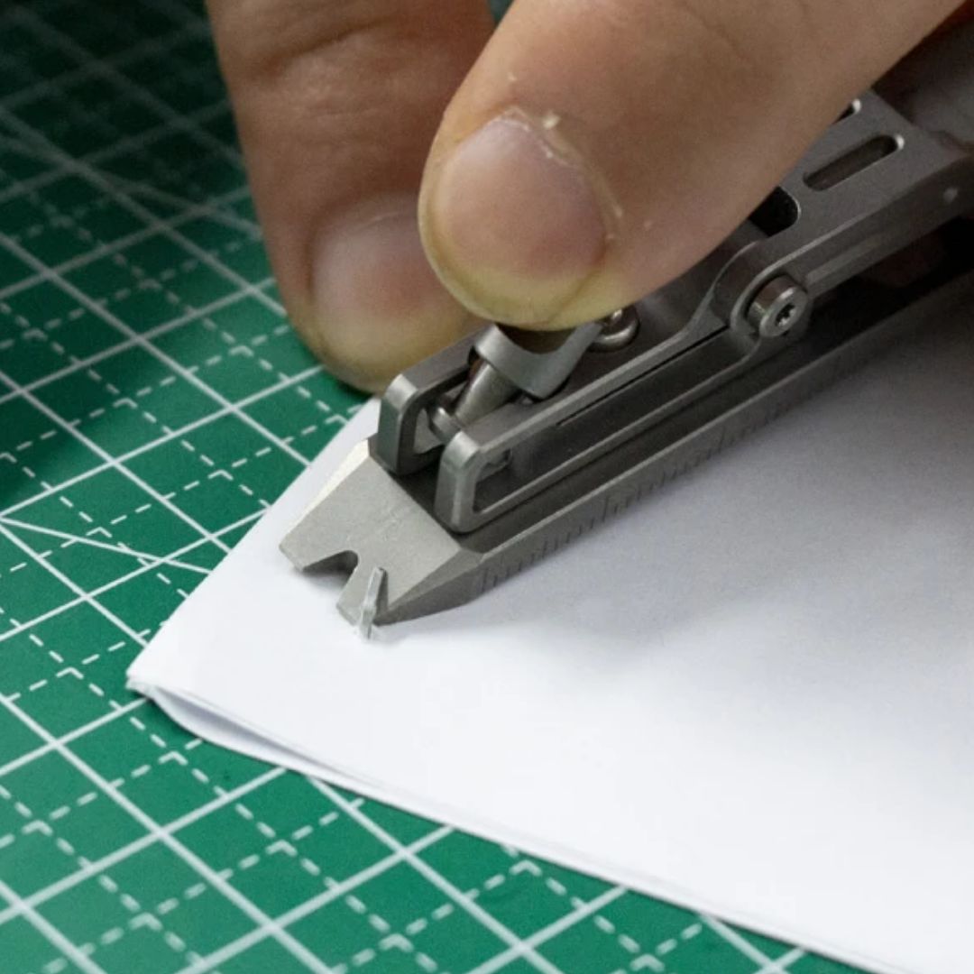 K-Smart 3.0 Titanium Keychain - 12-in-1 Multi-Tool with Quick-Release Mechanism EDC