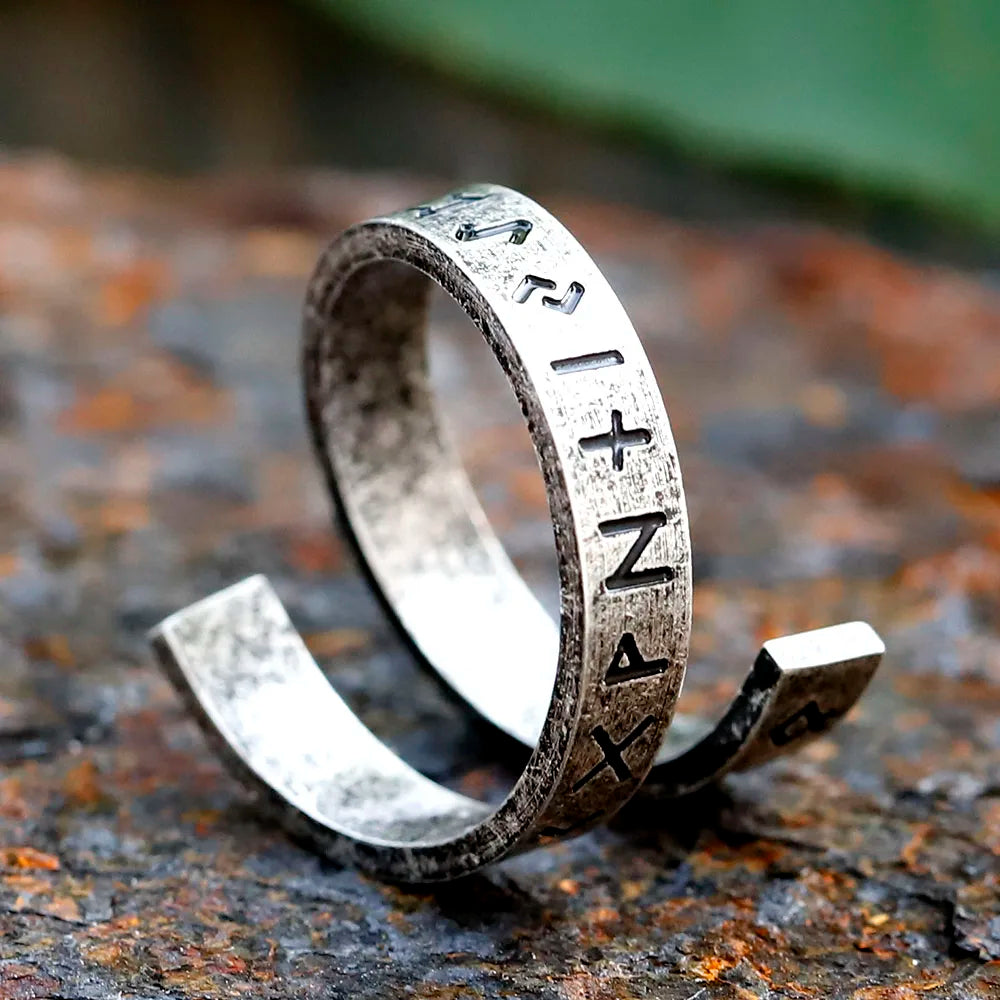 Statement Ring – Gothic Viking Rune Rotating Spinner Punk Retro