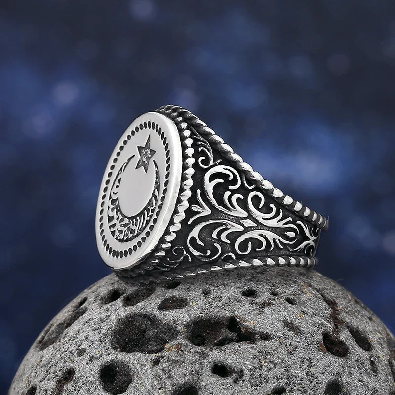 Moon Ring – Nightfall Eclipse Star Gothic Punk Celestial Statement