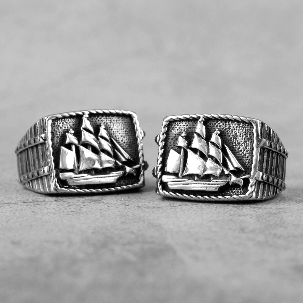 Statement Ring – Starboard Smooth Sailing Gothic Punk Biker