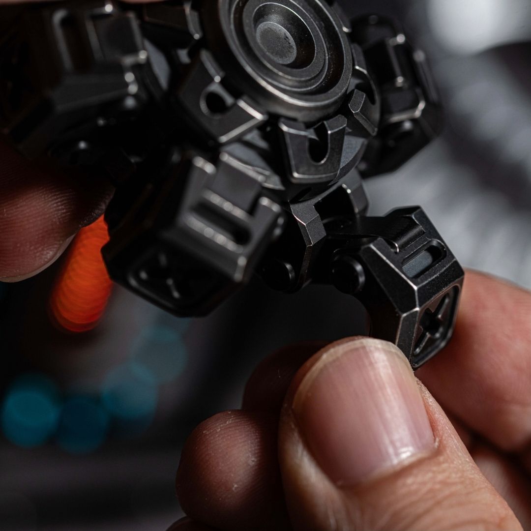 Mecha City X Heavy-Mech Fidget Toy - Dual Armor Deploy EDC