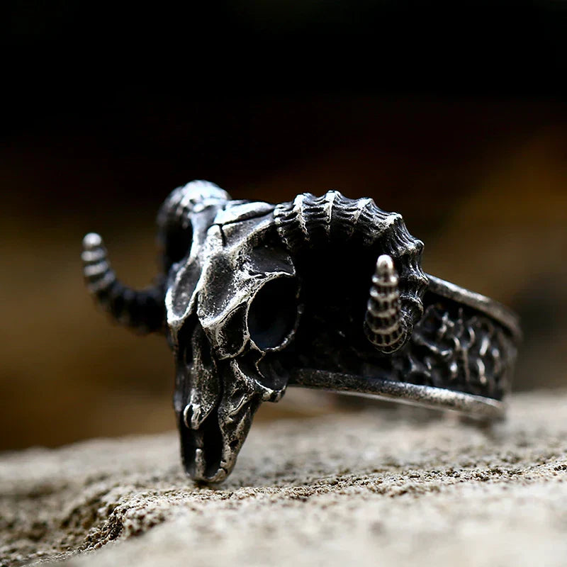 Skull Ring – Gothic Ram Horn Punk Vintage Animal Totem Dark Statement